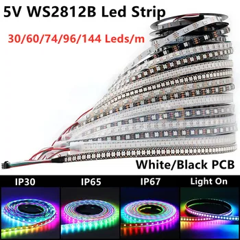1m/4m / 5m WS2812B Hitam / Putih 30/60/144 led / m WS2812IC 30/60/144 piksel led Dapat Dialamatkan DC5V Lampu strip led pintar Warna Impian