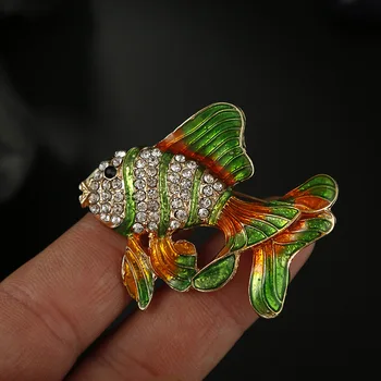 Bros Ikan Tropis Kristal Bertatahkan Minyak Lukisan Wanita Bros Hewan Laut Cantik Bros Mode Hadiah Perhiasan 3 Warna