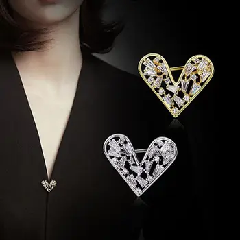 Indah Ukuran Kecil Berlian Imitasi Jantung Bros Pin untuk Wanita Wanita Elegan Desain Kristal Sesuai dengan Pakaian Aksesoris Hadiah