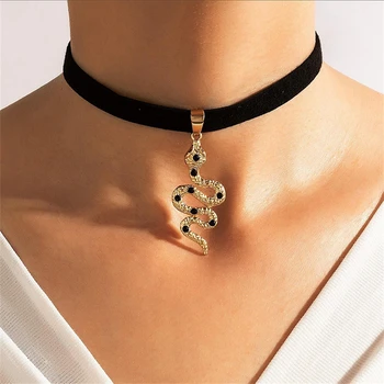 Kalung Choker Beludru Hitam Buatan Tangan Seksi Kalung Desain Ular Antik Trendi untuk Wanita Aksesori Perhiasan Pakaian Musim Panas Wanita