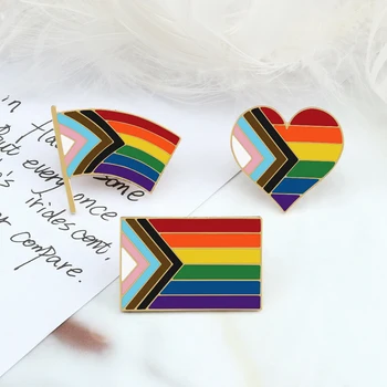 LGBTQ Kebanggaan Bendera Pin Lencana untuk Gay Lesbian Rainbow Enamel Berbentuk Hati Bendera Banner Bros Pasangan Denim Kerah Pin Perhiasan Hadiah