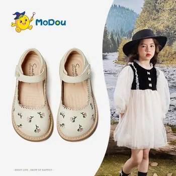 Mo Dou Sepatu Kulit Anak Perempuan Musim Semi / Musim Gugur Sepatu Putri Gaya Cina Sol Lembut Baru Bunga Bordir Bersirkulasi Antiselip