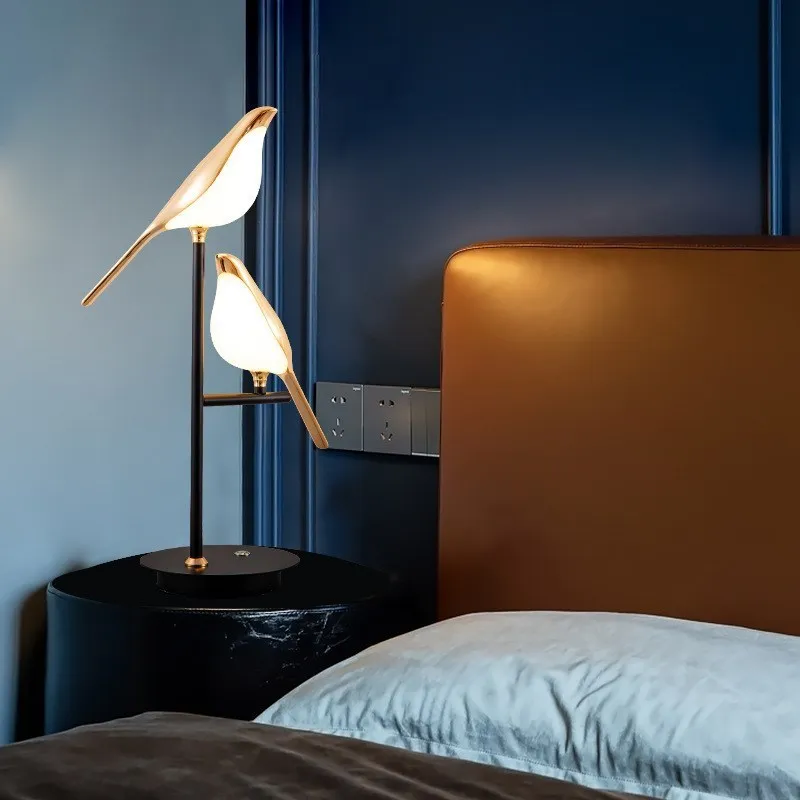 Burung Murai Modern Lampu Meja LED Kepribadian Kreatif Lampu Lantai Ruang Tamu Bar Meja Samping Tempat Tidur Perlengkapan Kamar Tidur Dekorasi Rumah Dapat Diputar - 1