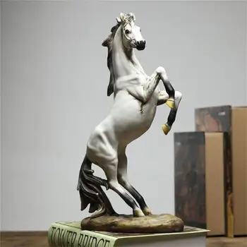 Kuda Ornamen Ringan Kuda Patung Patung Shock-Proof Dekorasi Rumah Resin Sintetis Kuda Dekorasi Ornamen