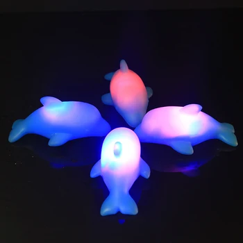 Mainan Bayi Dolphin Light Up Bath Toy Mainan Air Anak-anak Mainan Balita Bercahaya LED Permainan Pancuran Kolam Renang Pantai Bercahaya untuk Hadiah Anak-anak