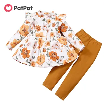 PatPat 2-piece Balita Gadis Floral Print Desain Kancing Korduroi Flutter Atasan Lengan Panjang dan Set Celana Solid