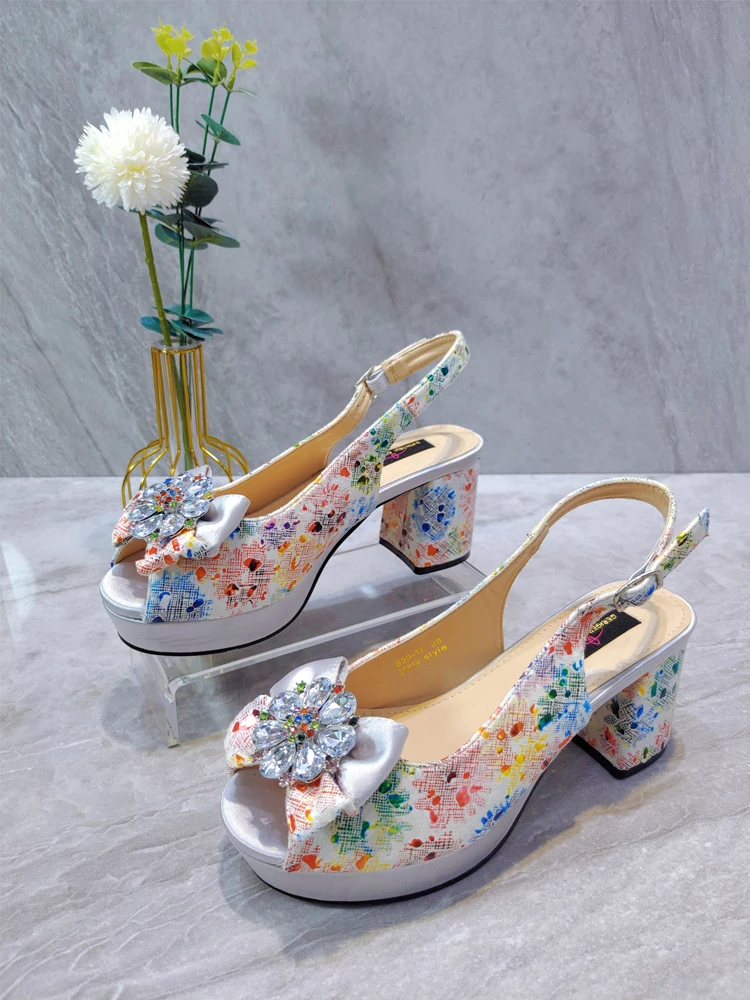 Sandal Musim Panas untuk Wanita Sepatu Hak Rendah Pengantin Pernikahan 2023 Sepatu Bunga Berlian Imitasi Perak untuk Pesta Nigeria - 0