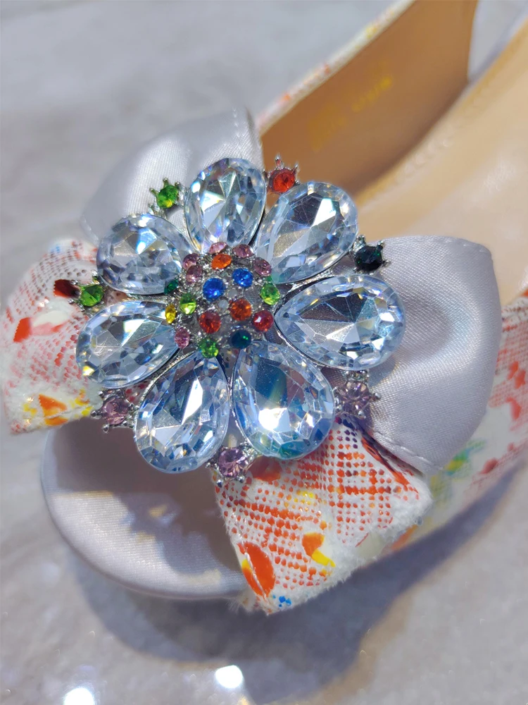 Sandal Musim Panas untuk Wanita Sepatu Hak Rendah Pengantin Pernikahan 2023 Sepatu Bunga Berlian Imitasi Perak untuk Pesta Nigeria - 3