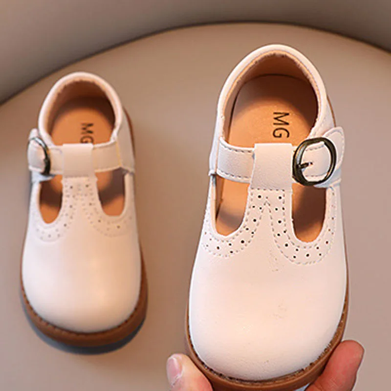 Sepatu Kasual Tali T Bayi Laki-laki 2023 Sepatu Kulit Anak-anak Sepatu Anak Perempuan Hitam Putih Sandal Anak Mary Jane Musim Panas Baru CSH1253 - 1