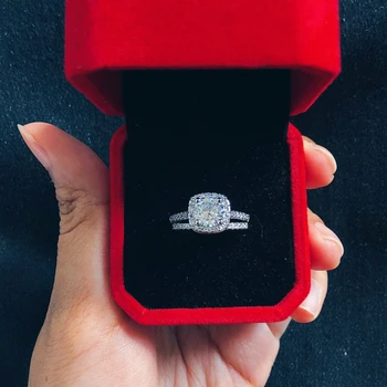 Set Cincin Pertunangan Pernikahan untuk Pasangan Wanita Cincin Zirkon Pernikahan Birde Kristal Warna Perak Persegi Perhiasan Tren Mempesona R531